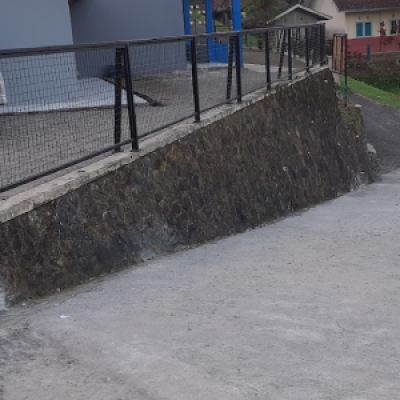 Depan Sekolah 4