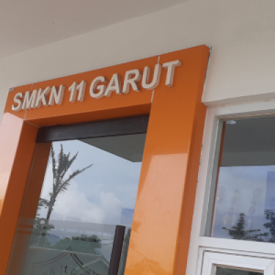 Pintu Depan